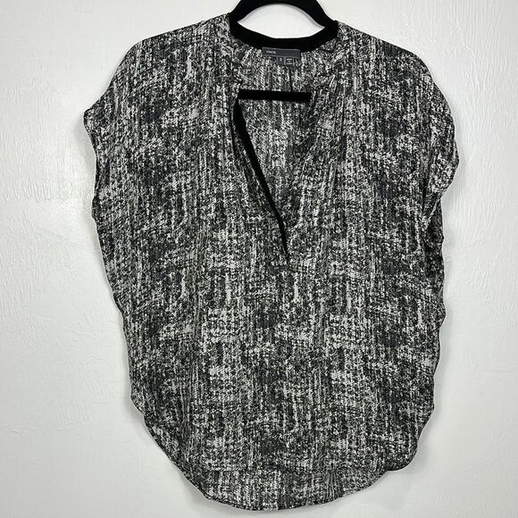 VINCE Vee Silk Black White Short Sleeve Relaxed Fit Top Blouse Size S - Picture 4 of 9